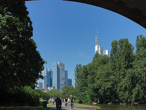 Blick auf Commerzbank Fotos
