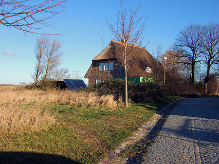 Straße zum Dorf Foto 