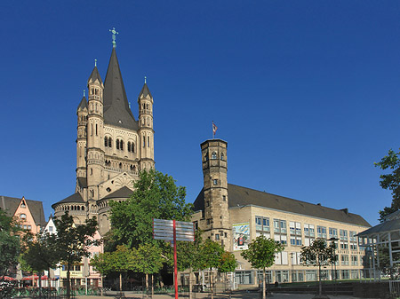 Foto Schild vor Groß St.Martin - Köln