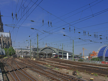 Foto Hauptbahnhof neben dem Kölner Dom - Köln