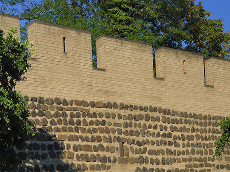 Stadtmauer am Sachsenring Fotos