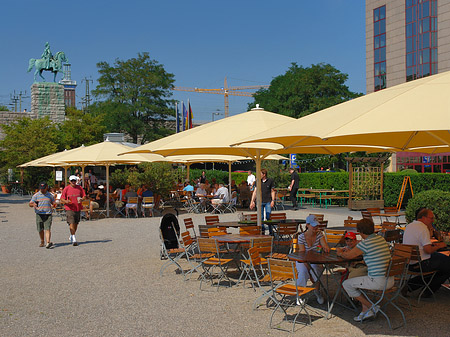 Fotos Schirme auf der Urbanstraße